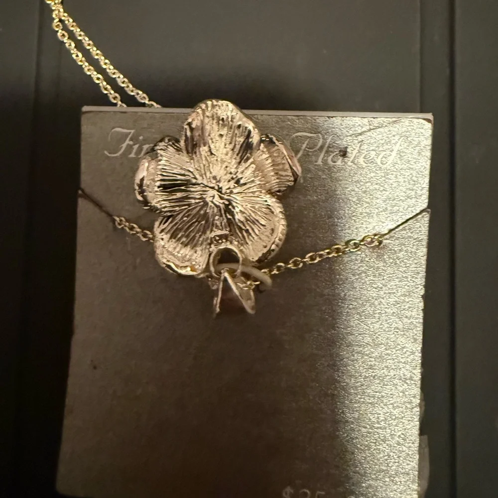 NWT necklace